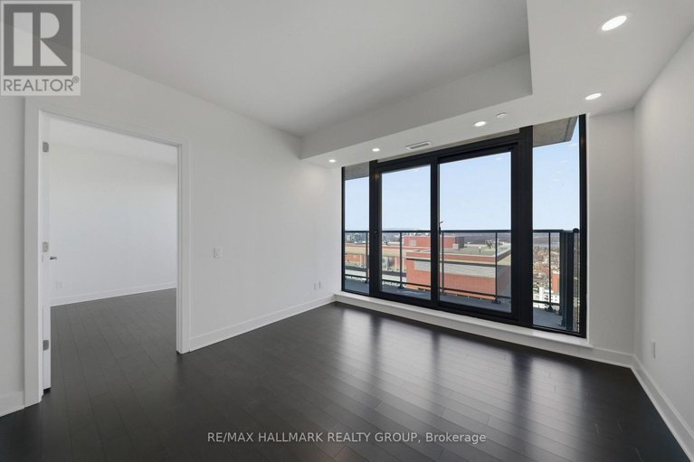 29589387/2406-180-george-street/lower-townbyward-market/ottawa/ontario/K1N0G8_13