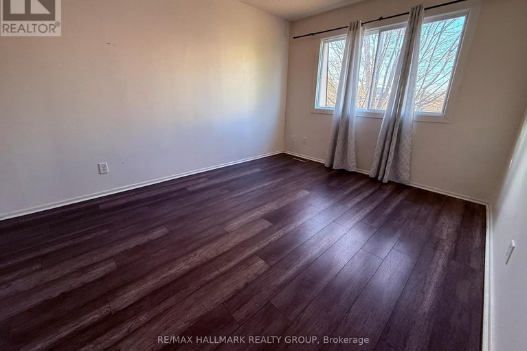29677265/2912-fairlea-crescent/heron-gateindustrial-park/ottawa/ontario/K1V8T7_9