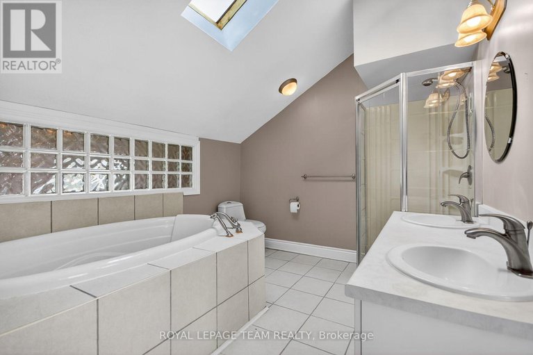 29422751/5965-rideau-valley-drive-n/manotick-south-to-roger-stevens/ottawa/ontario/K4M1B3_20