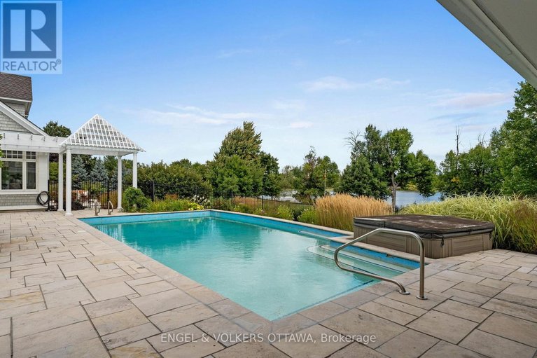 29571244/6029-rideau-valley-drive-n/manotick-south-to-roger-stevens/ottawa/ontario/K4M1B3_40