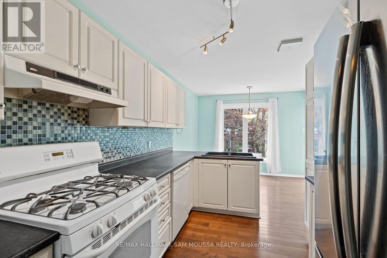 28323981/11-highmont-court/kanata-lakesheritage-hills/ottawa/ontario/K2T1B3_10