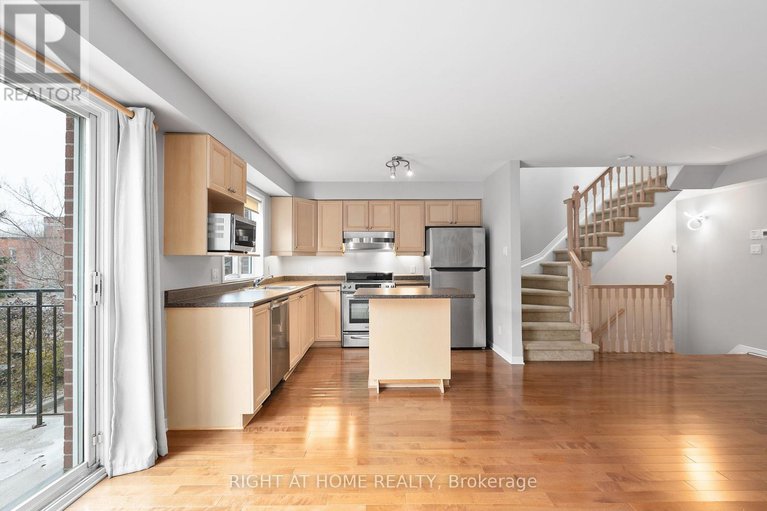 29127565/4-thorburn-private/lower-town/ottawa/ontario/K1N1G4_19