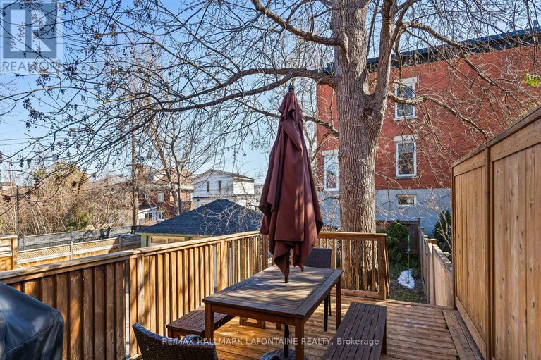 28286991/143-blackburn-avenue/sandy-hill/ottawa/ontario/K1N8A6_33