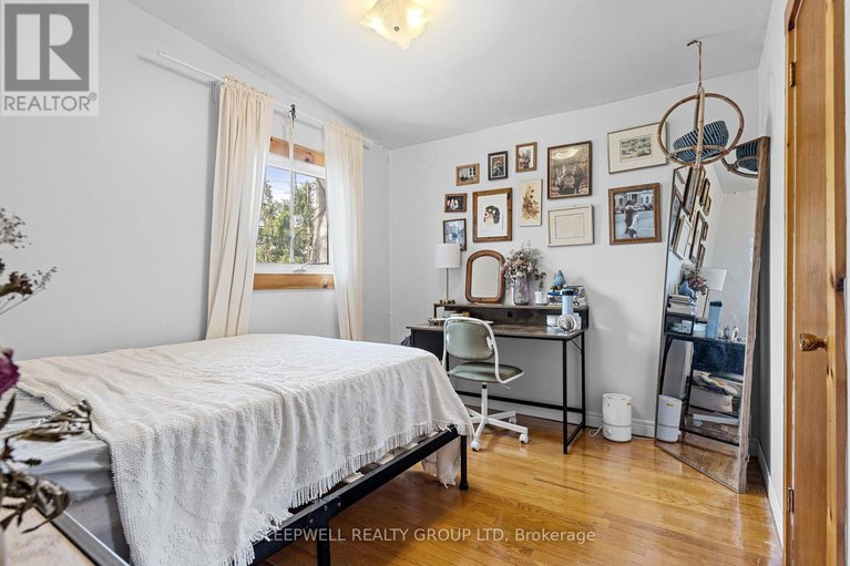 28279892/844-norton-avenue/queensway-terrace-north/ottawa/ontario/K2B5P6_14