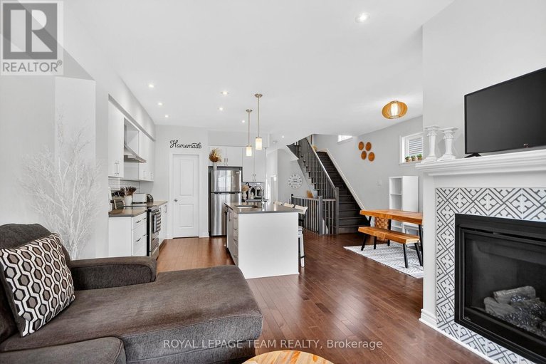 29541540/545-borbridge-avenue/riverside-southgloucester-glen/ottawa/ontario/K4M0J1_12