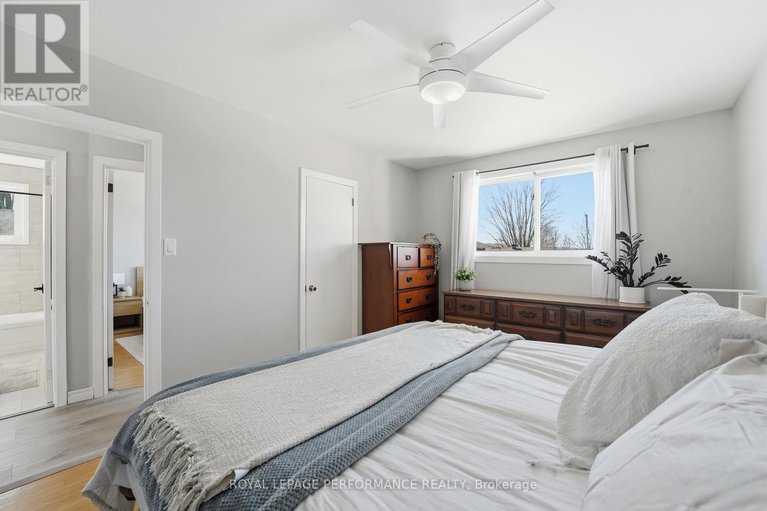 29528377/990-laviolette-street/town-of-rockland/clarence-rockland/ontario/K4K1B9_13