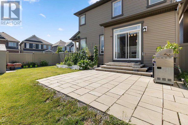 28616419/526-alcor-terrace/half-moon-bay/ottawa/ontario/K2J6N6_36