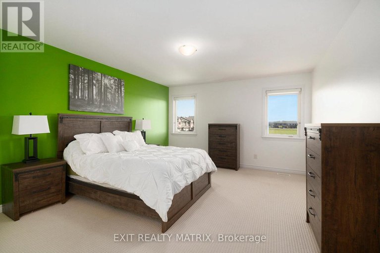 28876116/132-lynn-valley-terrace/mer-bleuebradley-estatesanderson-park/ottawa/ontario/K1W0L5_11