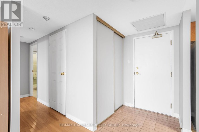 28253108/1109-100-grant-carman-drive/borden-farmstewart-farmcarleton-heightsparkwood-hills/ottawa/ontario/K2E8B8_12