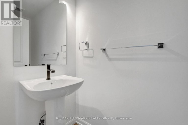 28373166/325-shale-street/clarencerockland-twp/clarence-rockland/ontario/K4K1P6_5