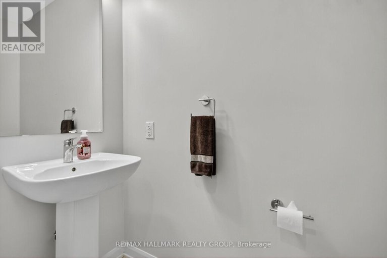 29163962/720-cappamore-drive/half-moon-bay/ottawa/ontario/K2J6W3_19