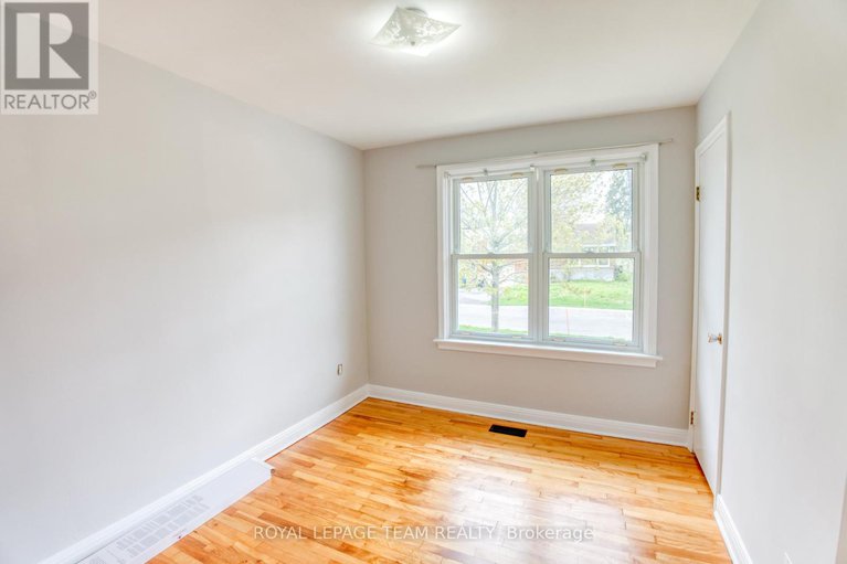 28305405/53-drouin-avenue/overbrook/ottawa/ontario/K1K2A6_11