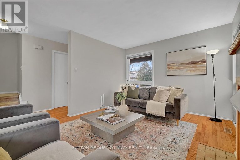 29123796/1540-bourcier-drive/bilberry-creekqueenswood-heights/ottawa/ontario/K1E3J2_8