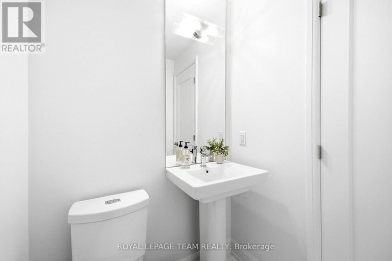 29635214/526-edison-avenue/mckellarhighland/ottawa/ontario/K2A3Y5_33