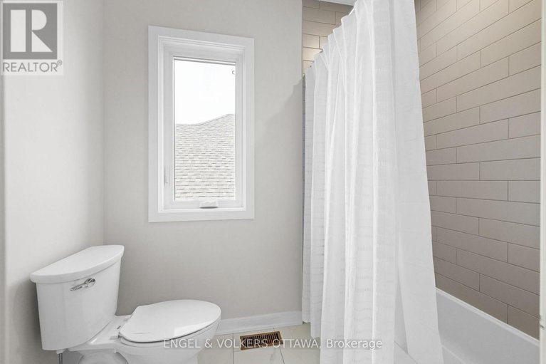 29402530/126-orchestra-way/riverside-southgloucester-glen/ottawa/ontario/K4M0R5_28