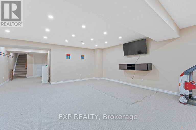 28971340/4085-kelly-farm-drive/blossom-parkkemp-parkfindlay-creek/ottawa/ontario/K1T4J3_42