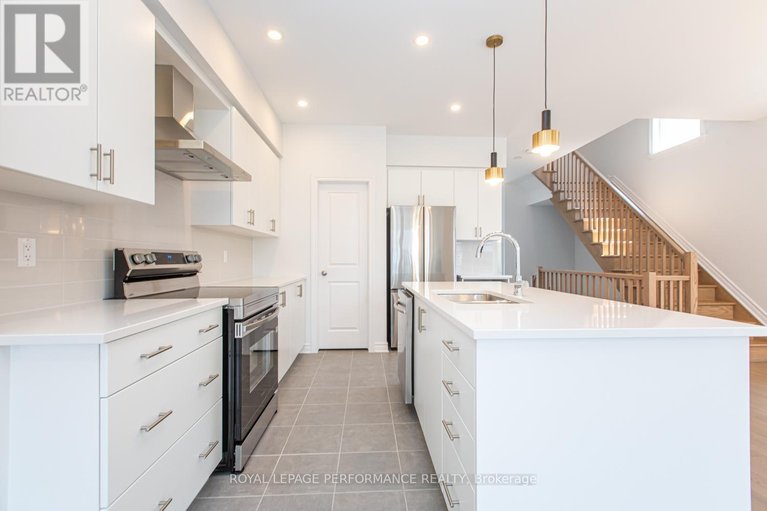 29649024/635-cordelette-circle/mer-bleuebradley-estatesanderson-park/ottawa/ontario/K1W0P2_17