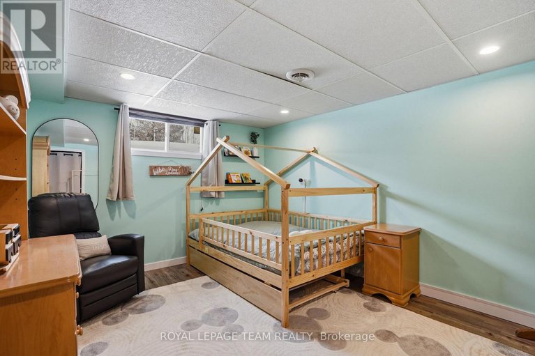 29354963/250-pattee-road/champlain-twp/champlain/ontario/K6A2R2_16