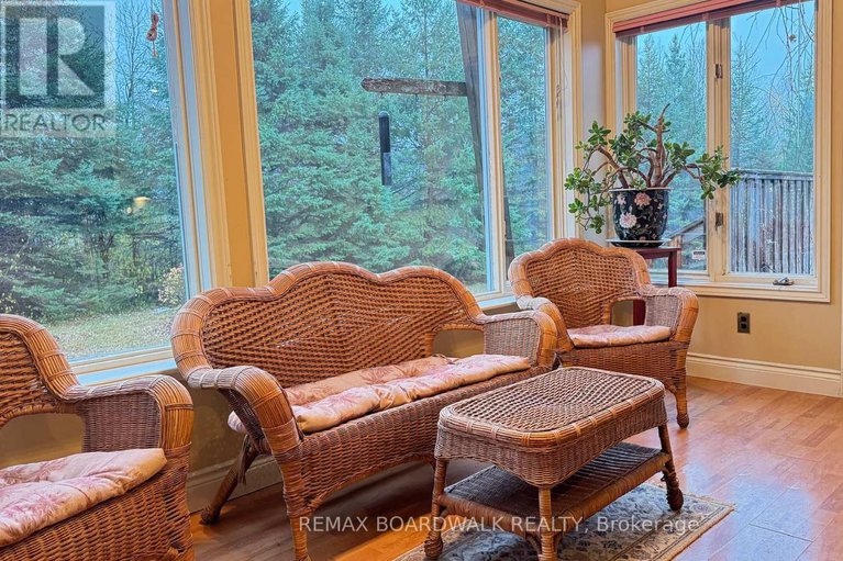 29371555/3042-dangerfield-road-e/north-grenville-twp-kemptville-south/north-grenville/ontario/K0G1J0_14