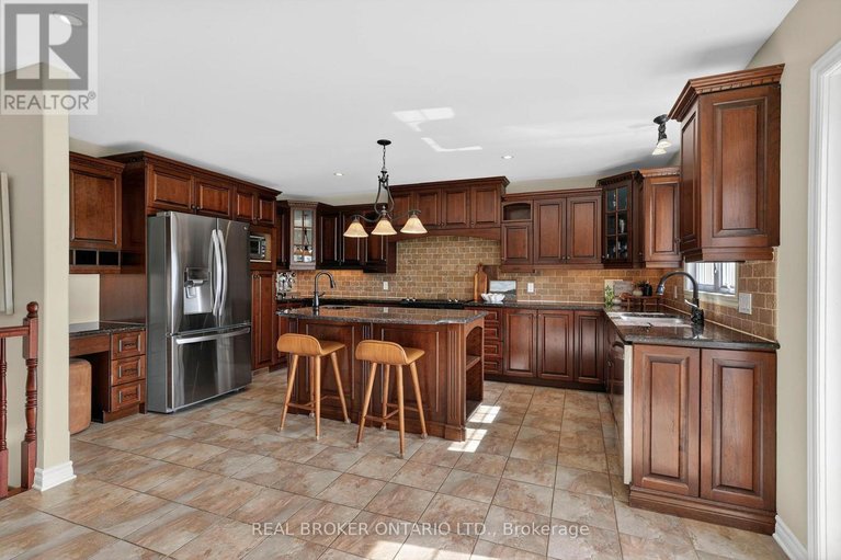 29670697/12-penny-lane/long-sault/south-stormont/ontario/K0C1P0_15