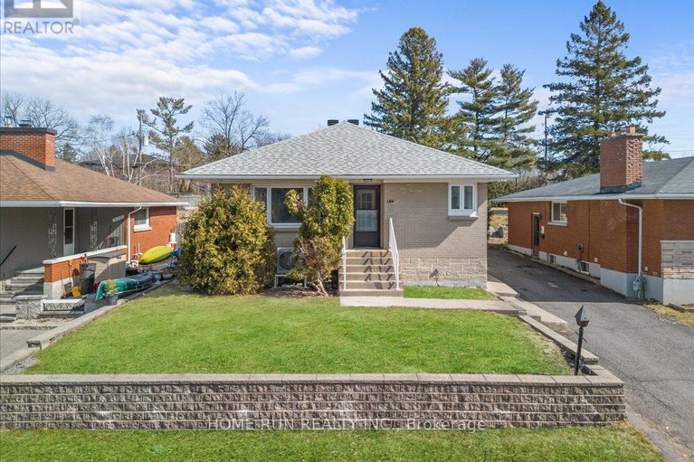 28759525/841-iroquois-road/mckellar-heightsglabar-park/ottawa/ontario/K2A3N3_1