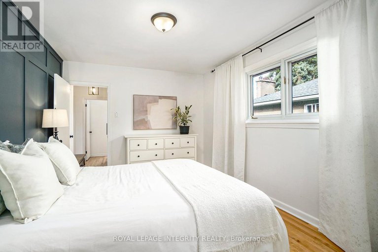 28970777/1317-ferguson-street/bel-air-heights/ottawa/ontario/K2C2K5_16