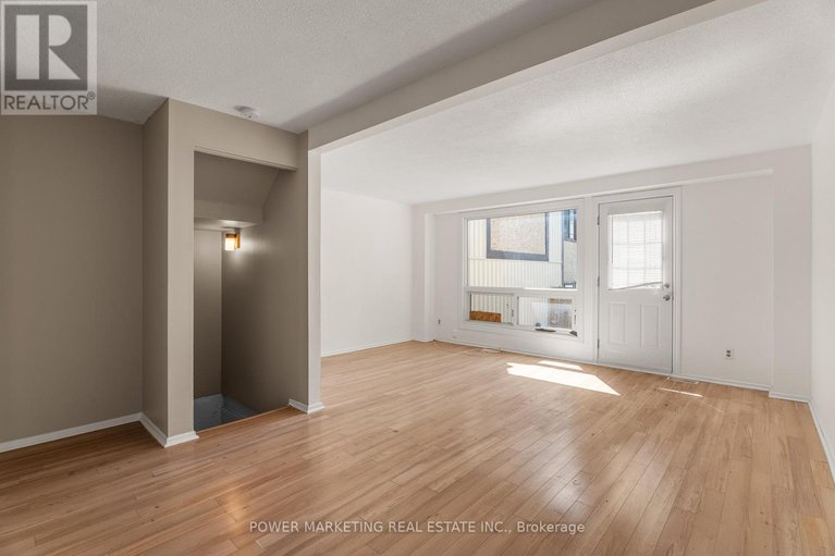 28515653/1280-bethamy-lane/beacon-hill-south/ottawa/ontario/K1J8P3_12