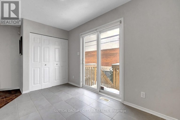 29229488/17-glenhaven-private/brookfield-gardens/ottawa/ontario/K1V2B2_15