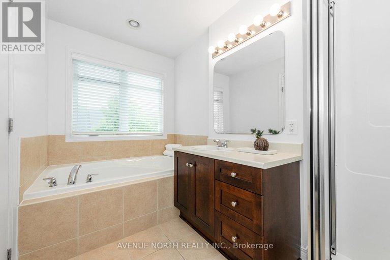 28359257/92-encore-private/city-viewskylinefisher-heightsparkwood-hills/ottawa/ontario/K2E0A2_19