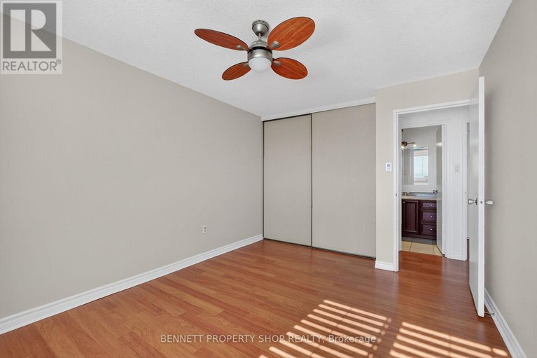 28981552/1015-915-elmsmere-road/beacon-hill-south/ottawa/ontario/K1J8H8_42