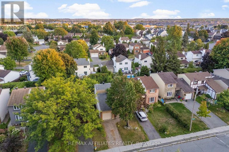 28872930/31-exeter-drive/on-the-green/ottawa/ontario/K2J1Z9_31