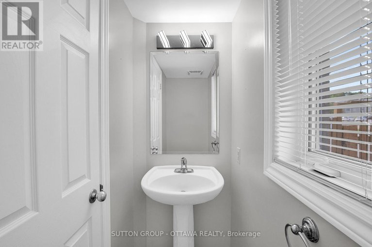 28415438/24g-steel-street/beacon-hill-south/ottawa/ontario/K1J6R3_35