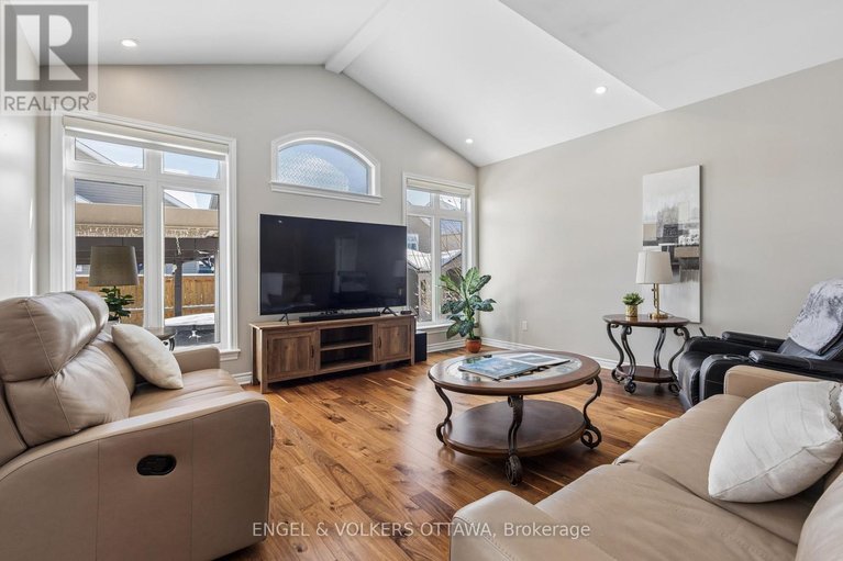 29636459/865-tewin-circle/camelot/ottawa/ontario/K4A1K1_14