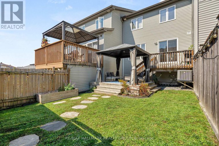 28834905/379-rolling-meadow-crescent/mer-bleuebradley-estatesanderson-park/ottawa/ontario/K1W0A9_30
