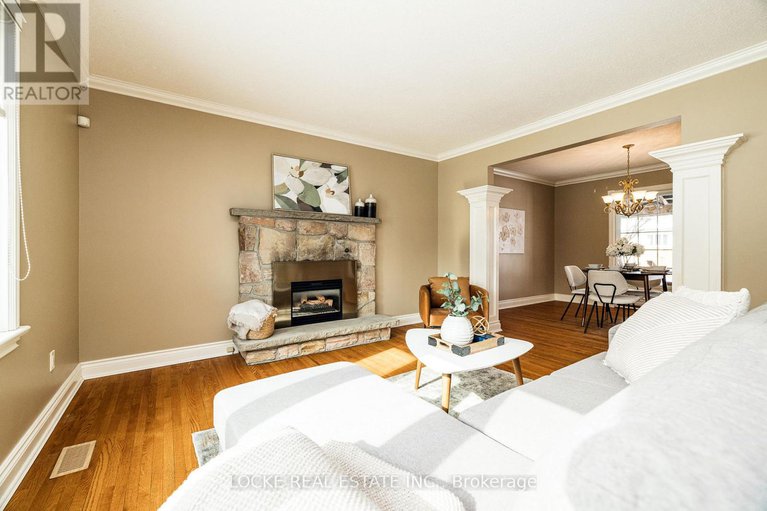 29431769/279-hoylake-crescent/bilberry-creekqueenswood-heights/ottawa/ontario/K1E1M1_6