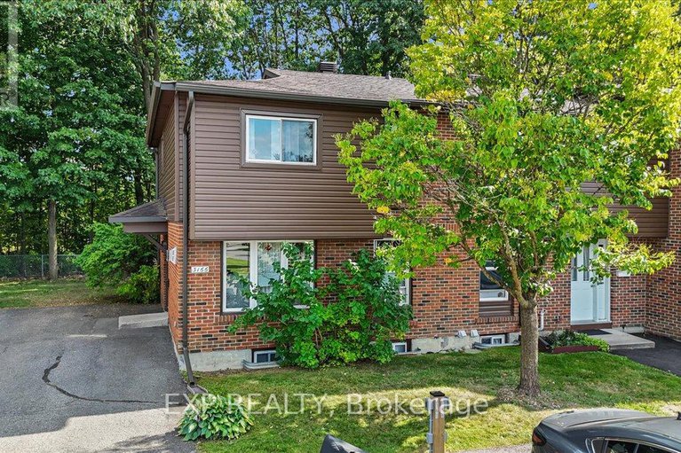 29220422/3166-stockton-drive/blossom-parkkemp-parkfindlay-creek/ottawa/ontario/K1T1S1_1