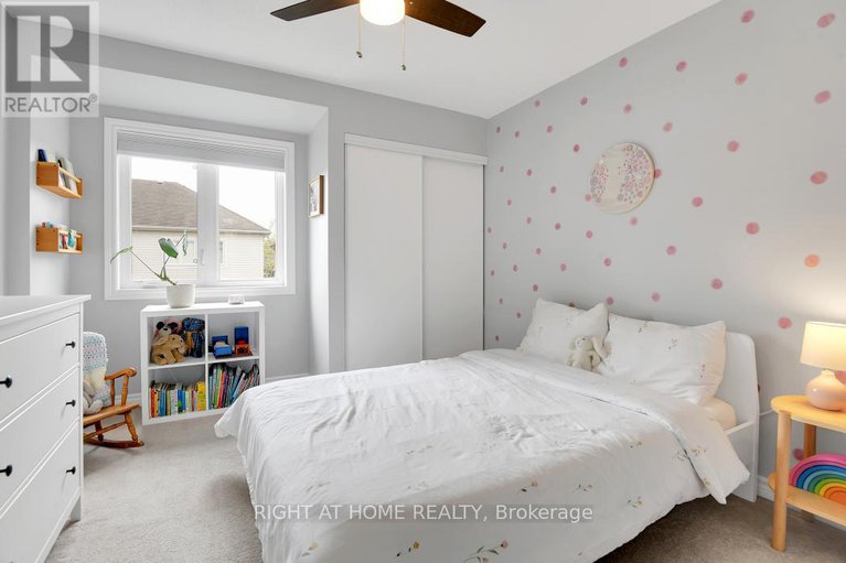 28517168/414-vendevale-avenue/stittsville-north/ottawa/ontario/K2S0M6_21