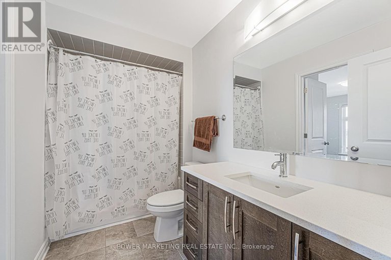 28141816/918-brian-good-avenue/riverside-southgloucester-glen/ottawa/ontario/K4M1B2_32