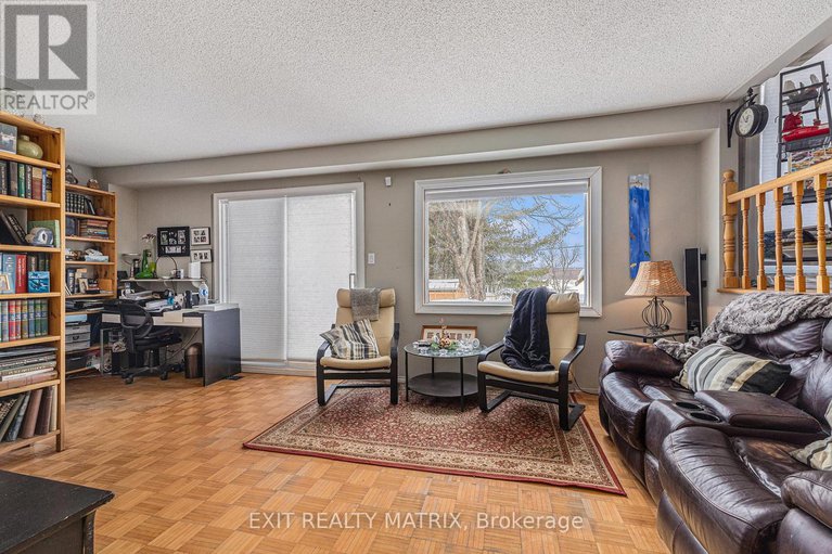 28375074/2535-third-street/cumberland-village/ottawa/ontario/K4C1C6_12