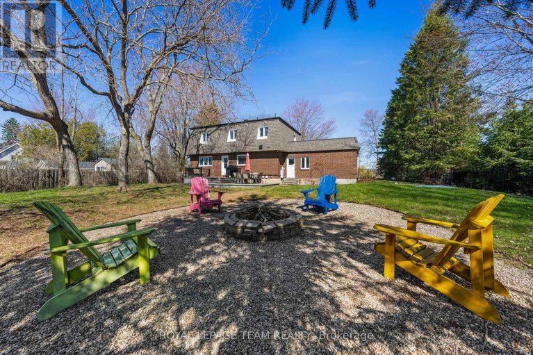 29662384/1081-boucher-crescent/manotick-south-to-roger-stevens/ottawa/ontario/K4M1B3_46