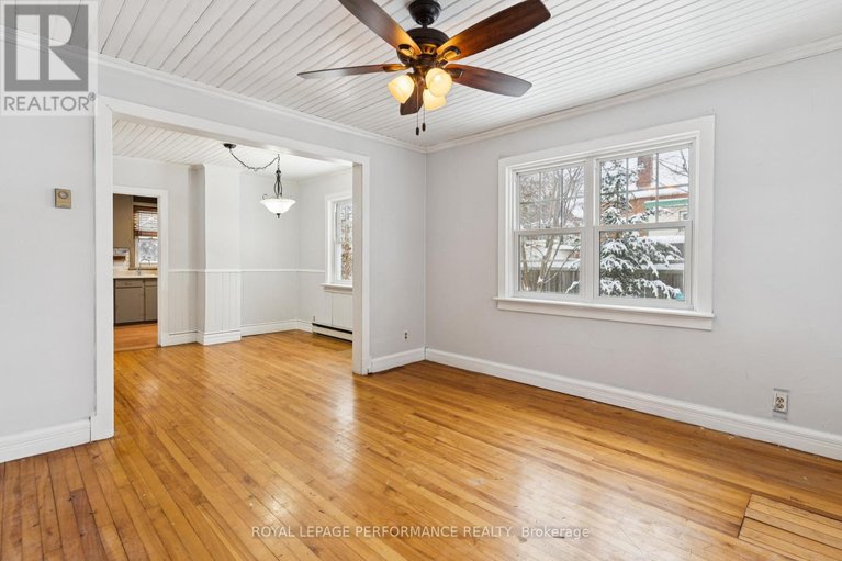 29513400/121-elizabeth-street/pakenham/mississippi-mills/ontario/K0A2X0_20