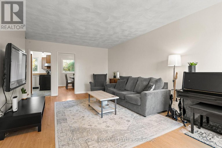 29028526/1229-cobden-road/queensway-terrace-southridgeview/ottawa/ontario/K2C2Z4_4