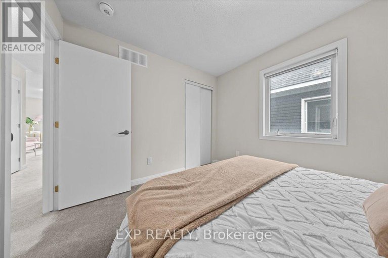 29026864/6347-perth-street/btwn-franktown-rd-fallowfield-rd/ottawa/ontario/K0A2Z0_26