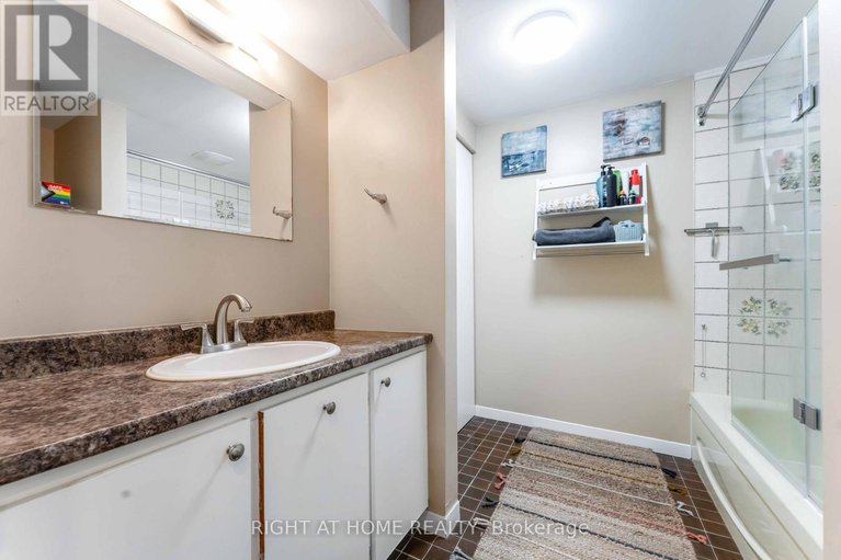 28817955/8-stable-way/bridlewood/ottawa/ontario/K2M1A6_18