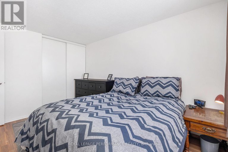 28652636/20-lovell-lane/westcliffe-estates/ottawa/ontario/K2H9B6_12