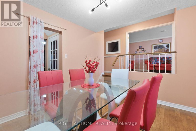 28221078/6104-vineyard-drive/convent-glen/ottawa/ontario/K1C2K2_16
