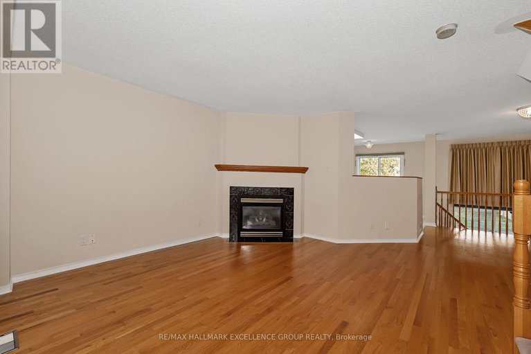 29046718/1556-tonilee-drive/carson-grove/ottawa/ontario/K1J1C1_8