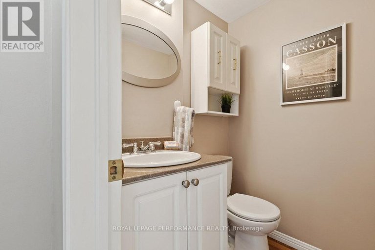 28983916/560-thomson-street/viscount-alexander-park/ottawa/ontario/K1K2J8_28
