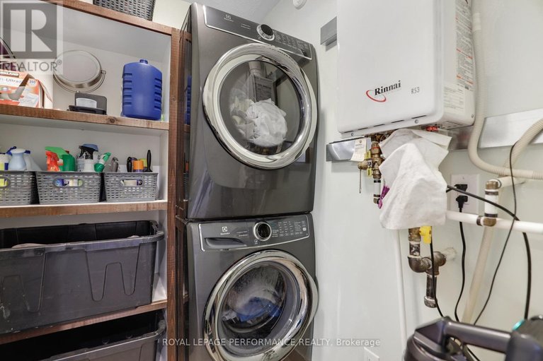 29451850/104-hillman-marsh-way/blossom-parkkemp-parkfindlay-creek/ottawa/ontario/K1T0B1_32