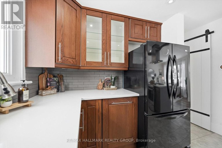 29377077/26-florette-street/cardinal-heights/ottawa/ontario/K1J7L4_14